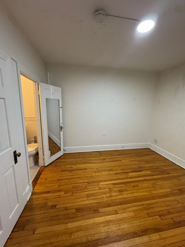 Photo - 107 W Monument St Apartments