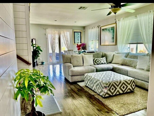 Foto del edificio - 31509 Tuberose Rd