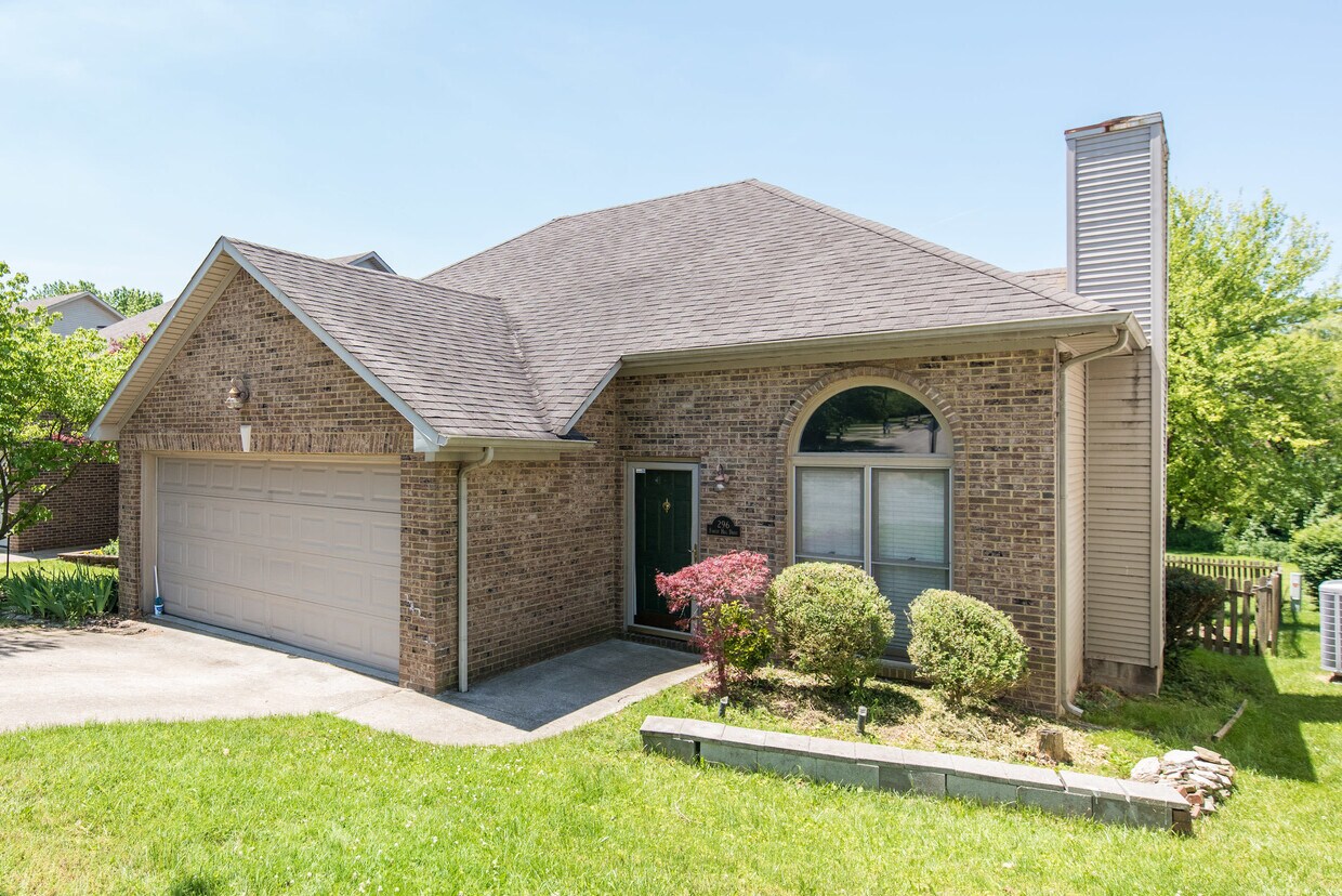 296 Forest Hill Dr, Lexington, KY 40509 House for Rent in Lexington