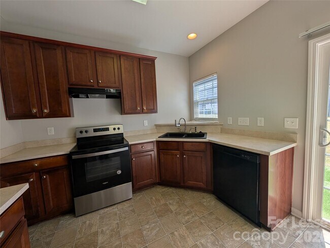 Foto del edificio - 12304 Stratfield Pl Cir
