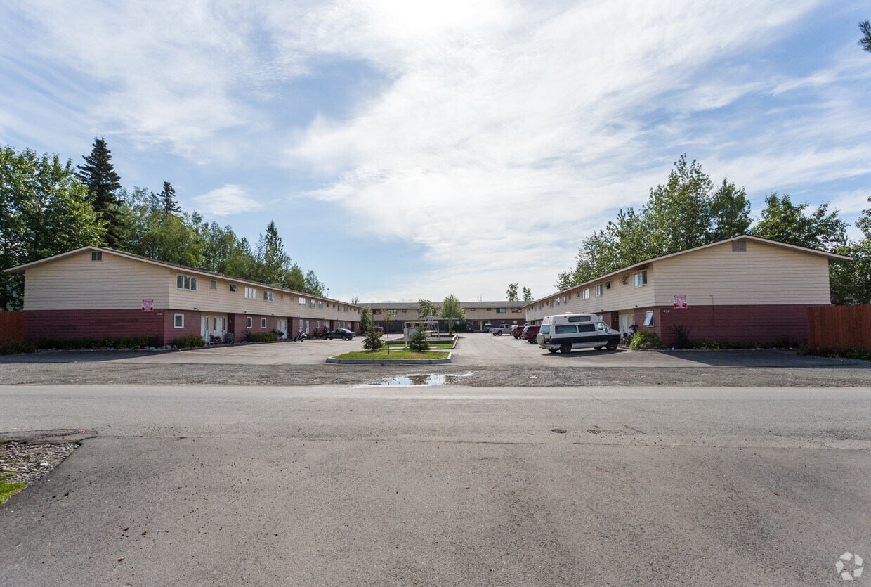 450-460 Dailey Avenue - 450-460 Dailey Ave