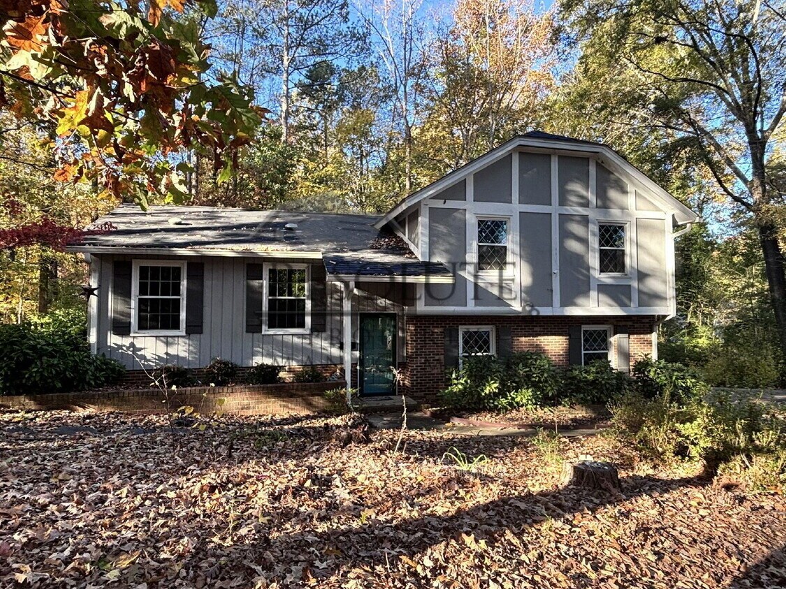 Foto principal - 1200 Brucemont Dr