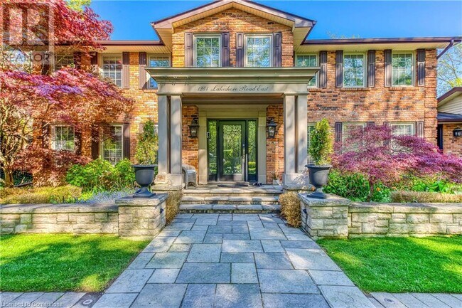 Photo du bâtiment - 1251 Lakeshore Rd E