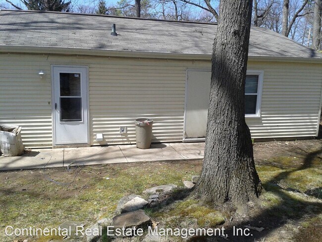 Building Photo - 3 br, 1 bath House - 1986 Fairwood Lane
