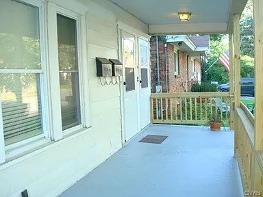 Foto del edificio - 216 Miles Ave