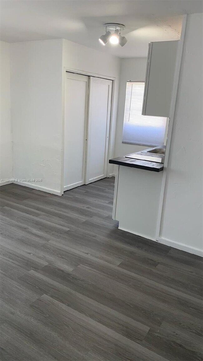 Foto del edificio - 2123 Wilson St