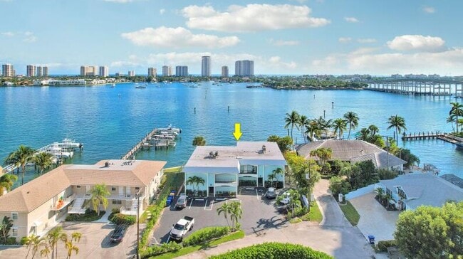 Foto del edificio - 360 Wilma Cir