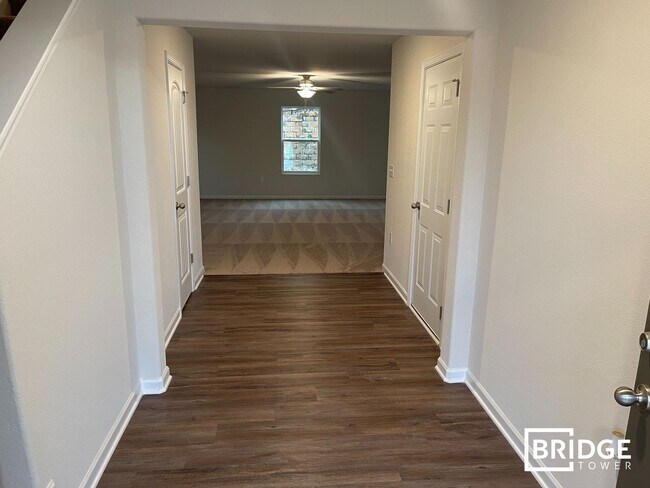 Foto del edificio - 9107 Creedmore Hills Dr