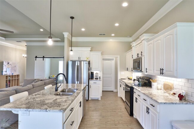 Foto del edificio - 7502 Olive Grove Ave