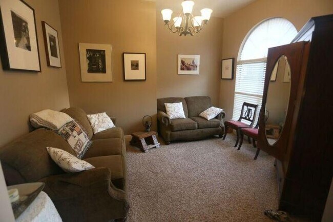 Foto del edificio - 554 Hickory Ridge Rd