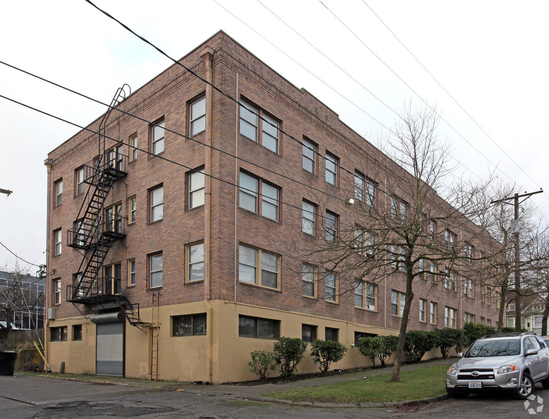 Foto del edificio - Charles Bee Apartments