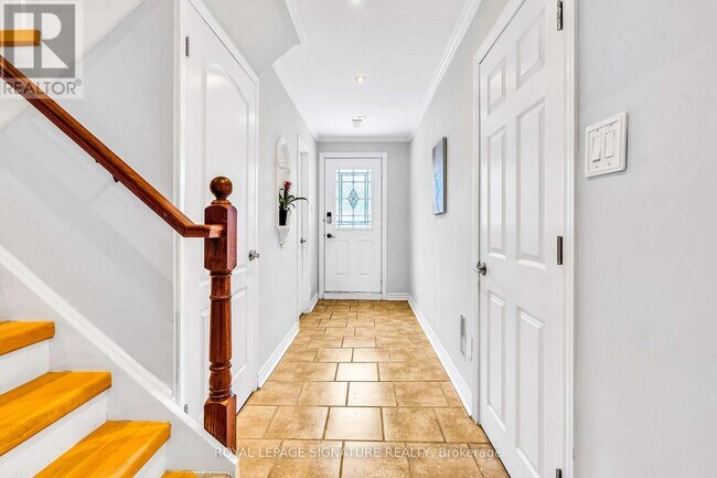 Photo du bâtiment - 14 Poplar Crescent