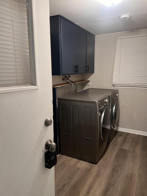 Building Photo - 18214 Oak St