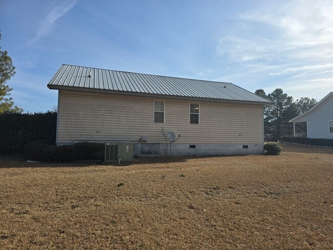 Building Photo - New Listing!!