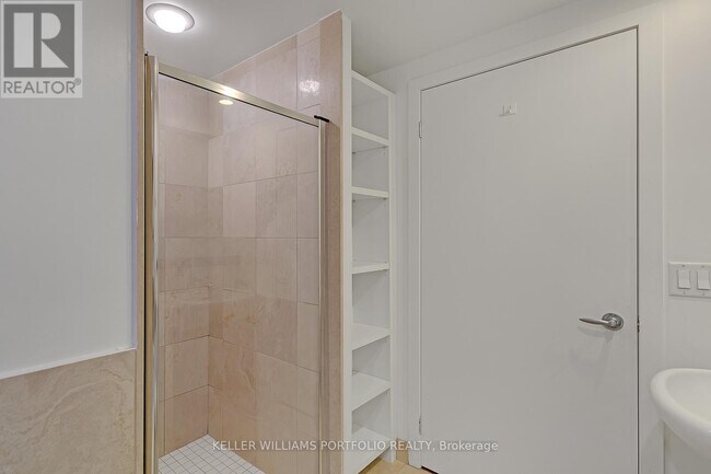 Building Photo - 218-218 Queens Quay W