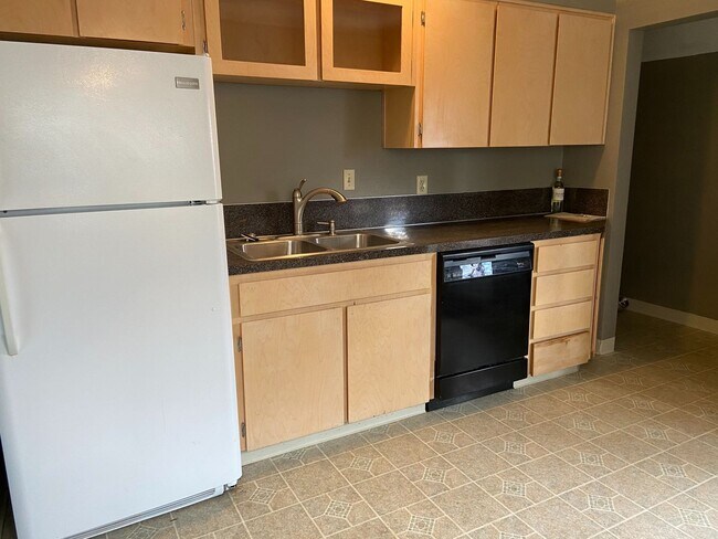 Building Photo - Great SE Portland Bungalow Close to Lynchview Park!