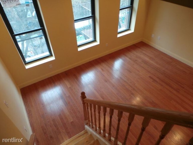 Building Photo - 254 W 135th St