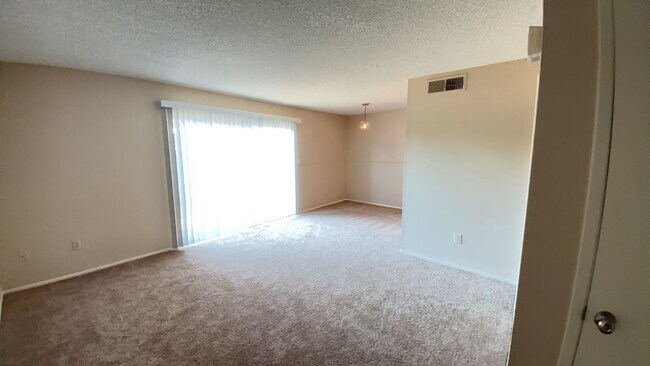 Foto del edificio - 5902 W Golden Ln