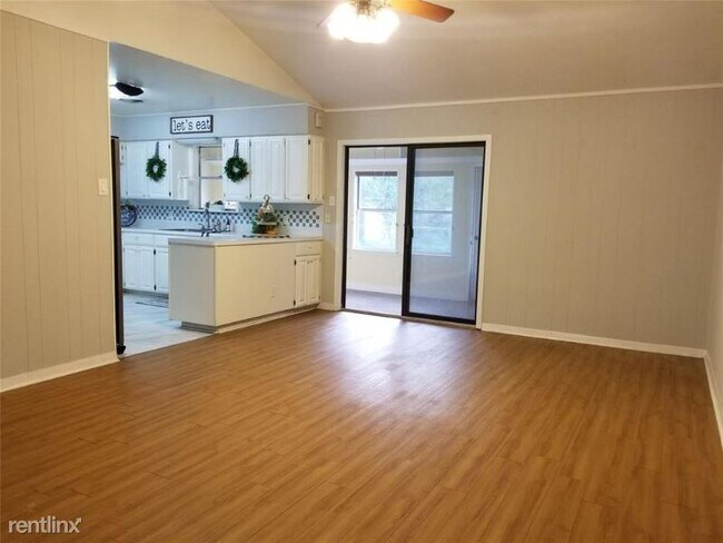 Building Photo - 3 br, 2 bath House - 104 Tulip Trl