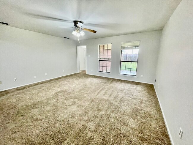 Building Photo - 5301 Tartan Cir