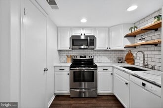 Building Photo - 1430 Greendale Ct