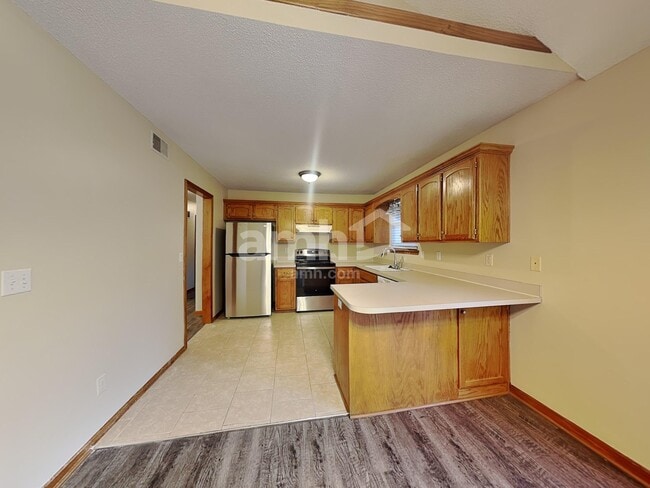 Building Photo - 328 Shenandoah Dr