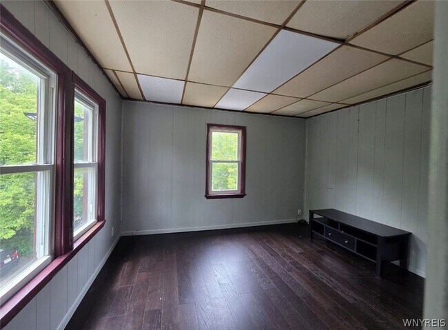 Building Photo - 1037 Walden Ave