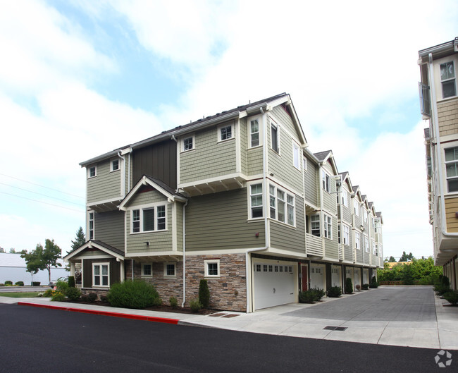 Foto del edificio - Red Leaf Townhomes