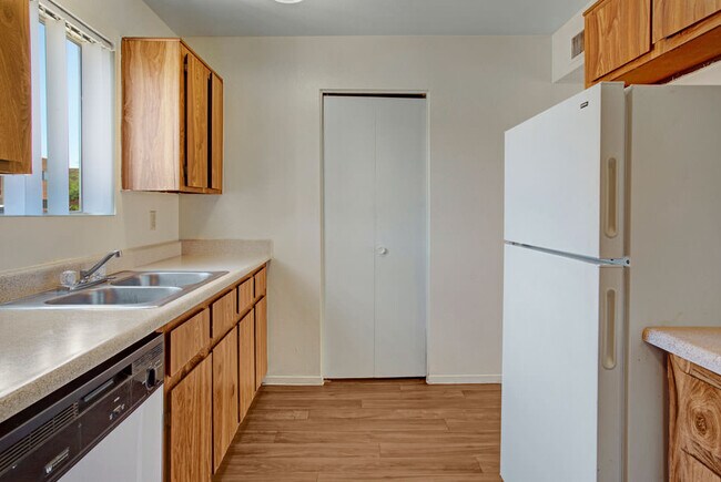 Las Brisas Apartments Tucson, AZ