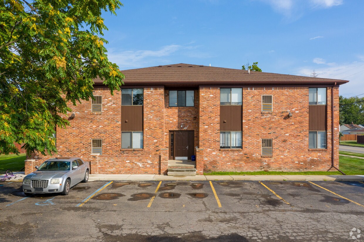 Building Photo - 1130 Goddard Rd