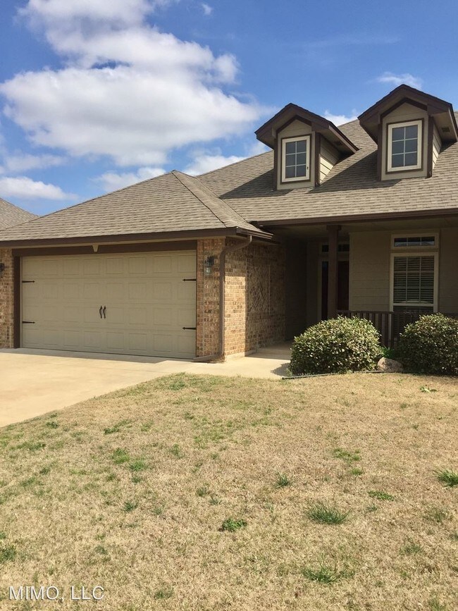 Building Photo - 700 Drover Ln