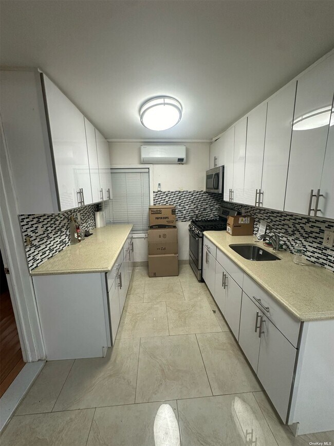 Foto del edificio - 65-51 Booth St