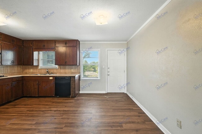 Building Photo - 208 Westfork Dr