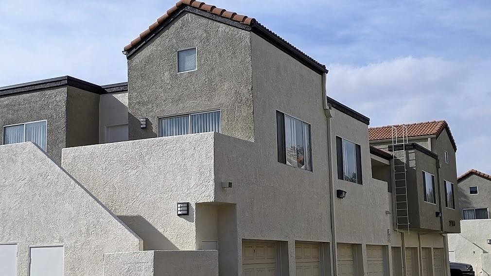 21200 Trumpet Dr Unit 201, Santa Clarita, CA 91321 Condo for Rent in