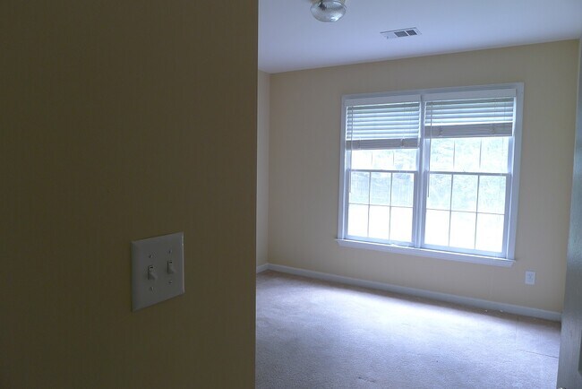 Foto del edificio - 7045 Devonhall Way