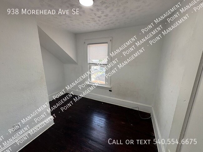 Building Photo - 938 Morehead Ave SE