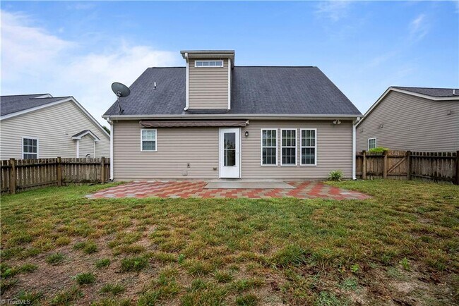 Foto del edificio - 5753 Misty Hill Cir