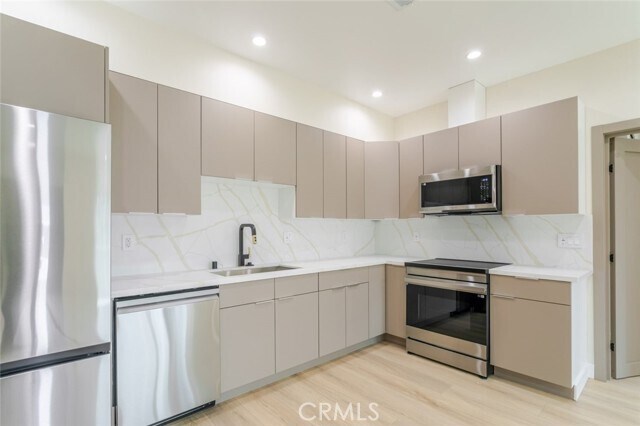 Foto del edificio - 11120 Emelita St