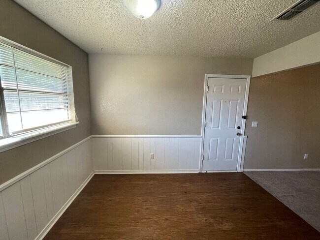 Foto del edificio - 4413 75th Dr