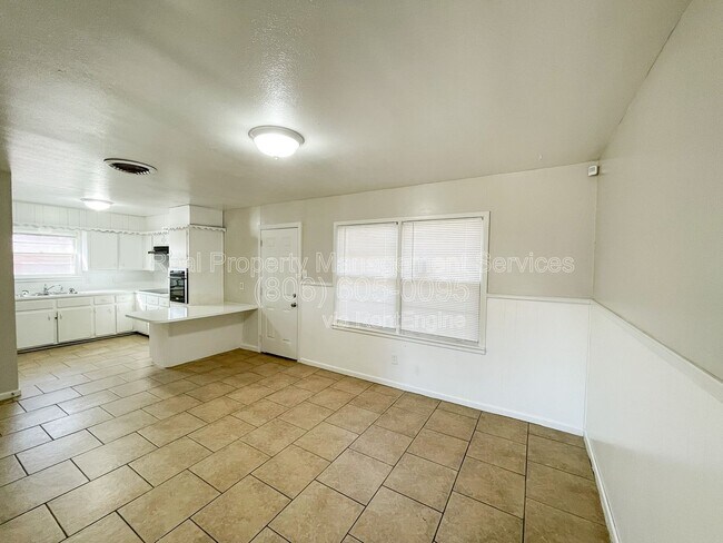 Building Photo - 5424 6th St