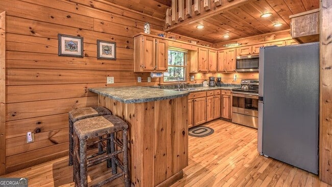 Foto del edificio - 348 The Forest Has Eyes