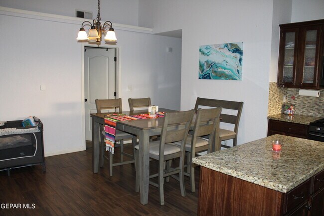 Building Photo - 14391 Desert Sage Dr