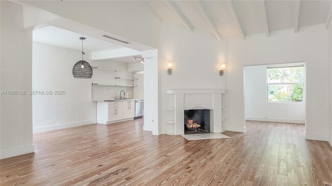 Foto del edificio - 1719 SW 15th St