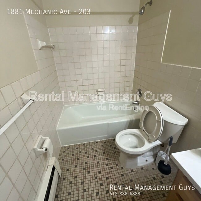 Building Photo - 1881 Mechanic Ave E