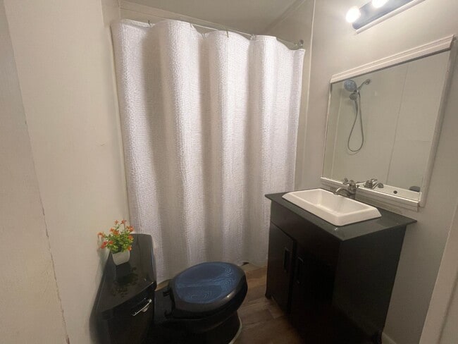 Foto del edificio - 2708 Cave Ave NW