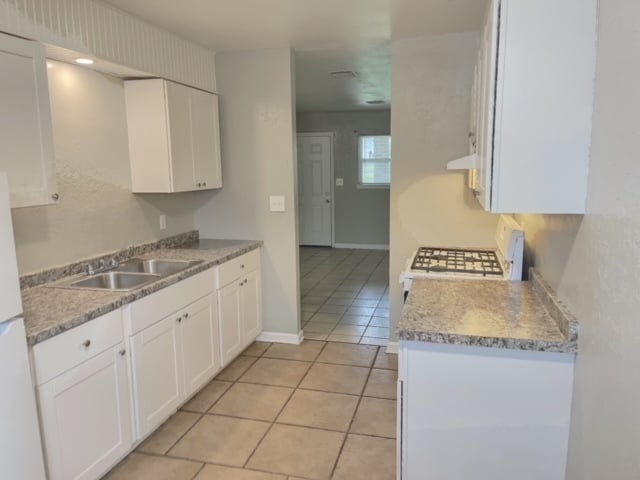 Building Photo - Station 16