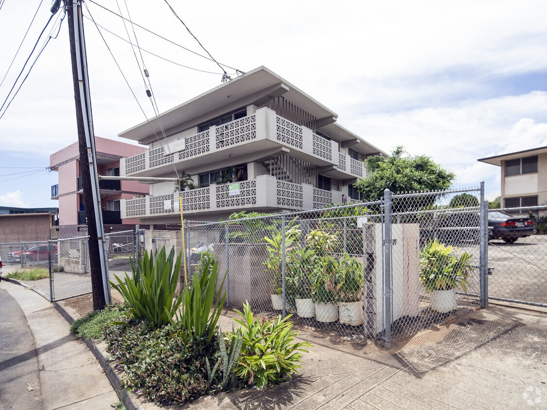 Kai Melia Apartments in Waipahu, HI