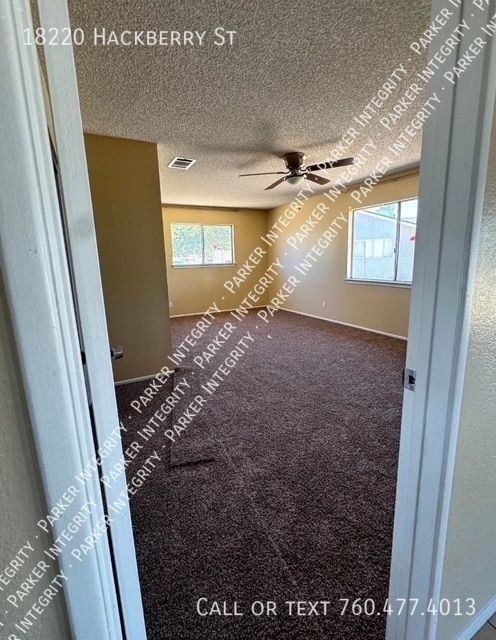 Foto del edificio - 18220 Hackberry St