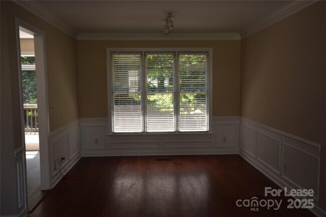 Foto del edificio - 9228 Old Barnette Pl