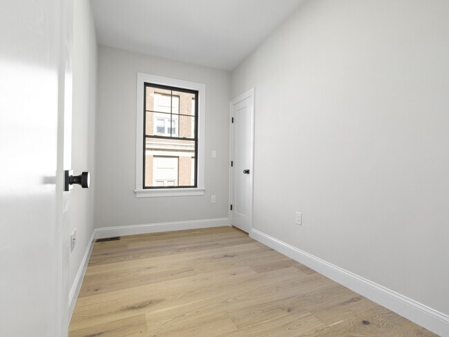 Building Photo - 40 Woodward St